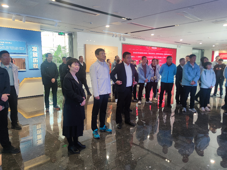 “建設美麗廣州 喜迎十五全運”——廣州市生態環境局工會開展迎新健步走暨參觀廣州實驗室活動